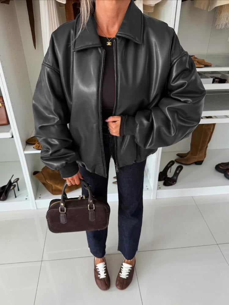 Kvinders fashionable oversized læderjakke med dyb krave og lynlås Stilla