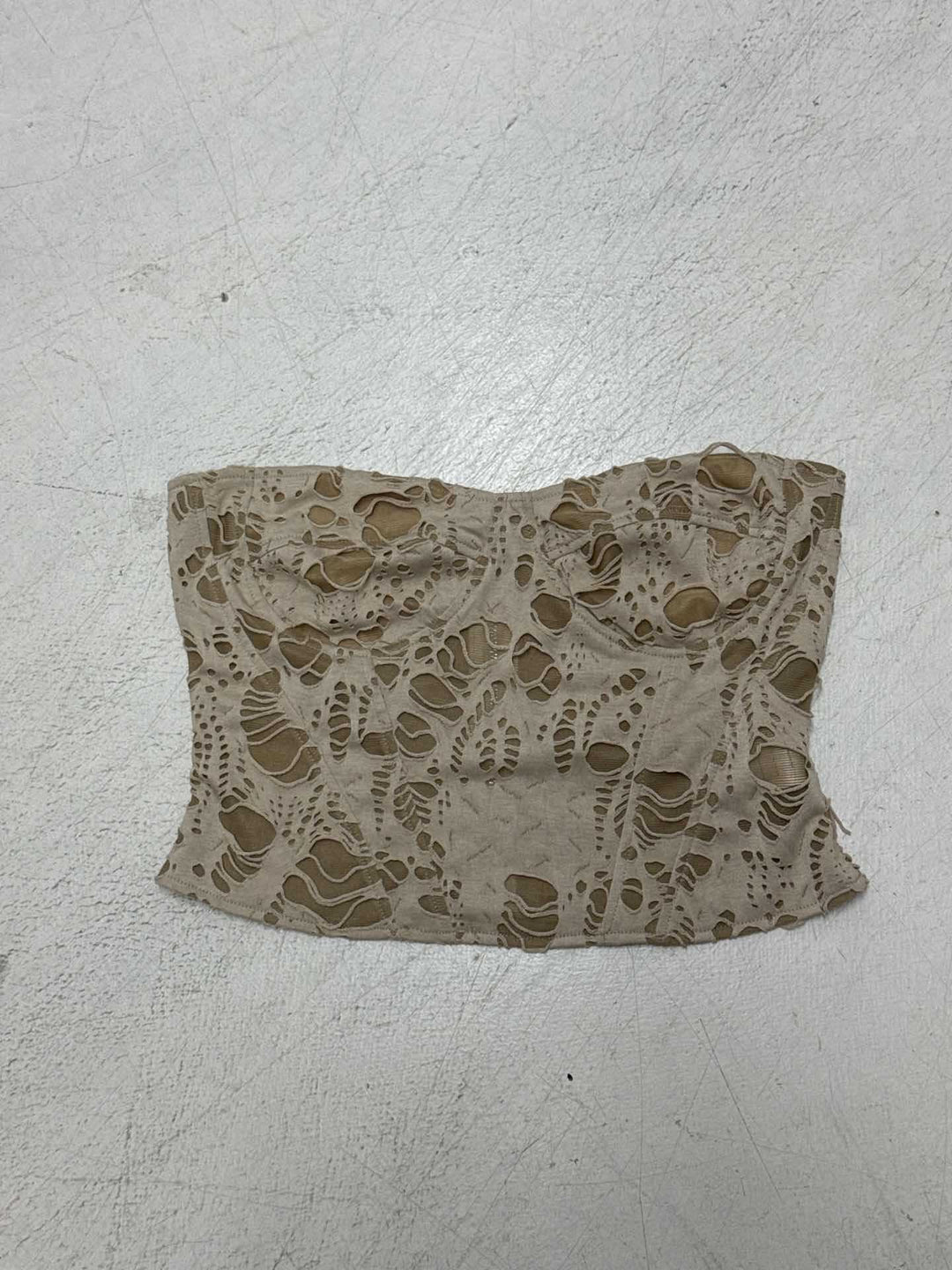 Damen Cropped Oberteil mit aufwendigem Schnitt und geschnittenen Details Skovae