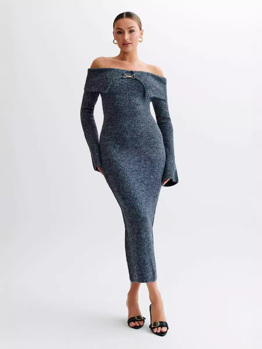 Dame Figurformet Strikkjole med Off-Shoulder-design og Knapdetalje Stilla