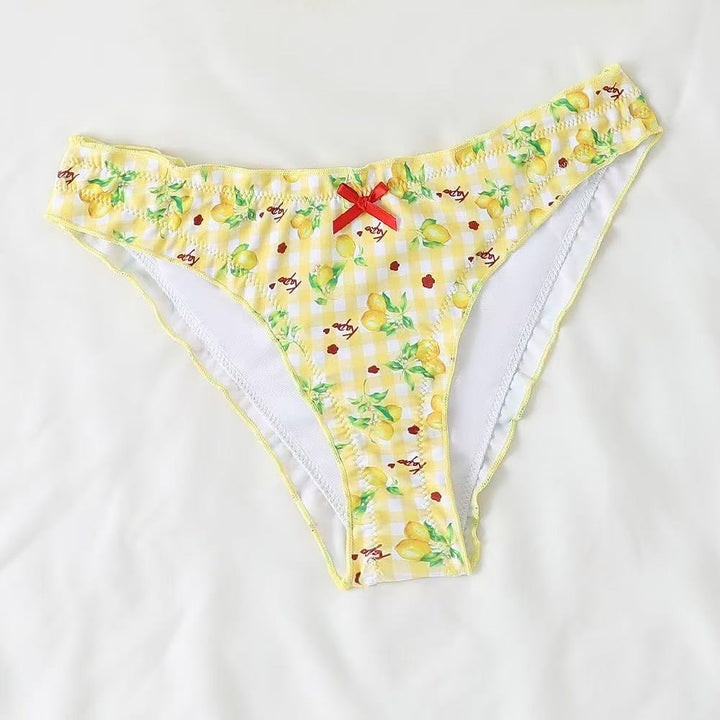 Dame Bikini-sæt med legende citronmønster og flæse detaljer Skovae