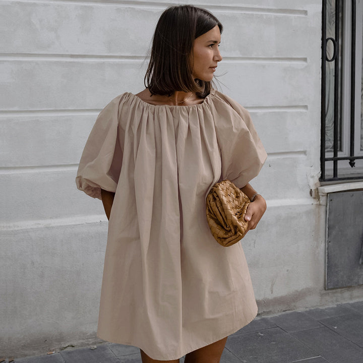 Dame Off-Shoulder Kjole med voluminøse ærmer og praktiske lommer Stilla