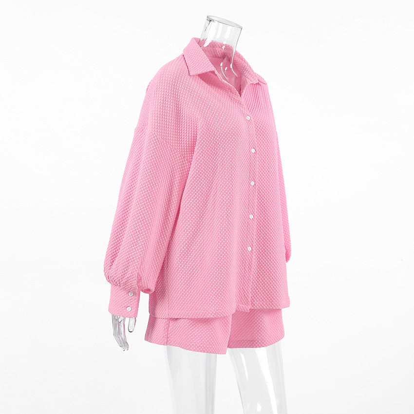 Dame natkjole-bluse med voluminøse ærmer og fine knapdetaljer Stilla