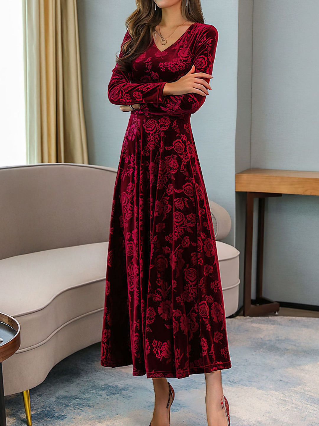 Dame elegant Maxikjole lavet af fint velour med blomster mønster Stilla