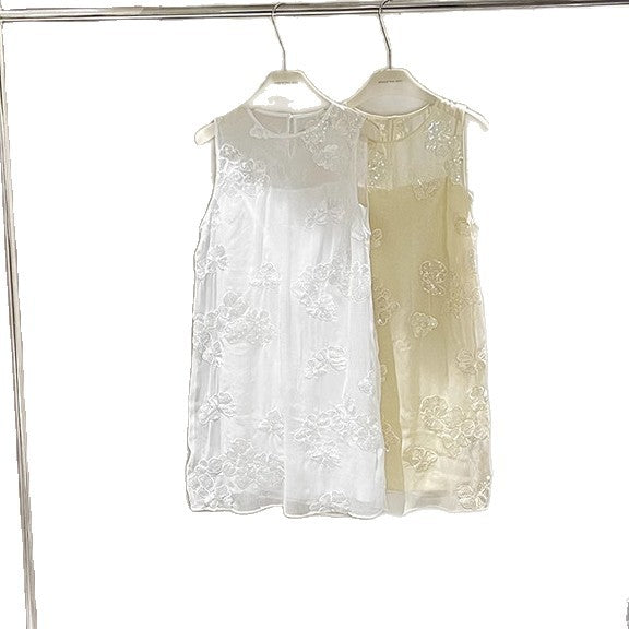 Dame Elegant ærmeløs kjole med fin broderi og luftig pasform Stilla