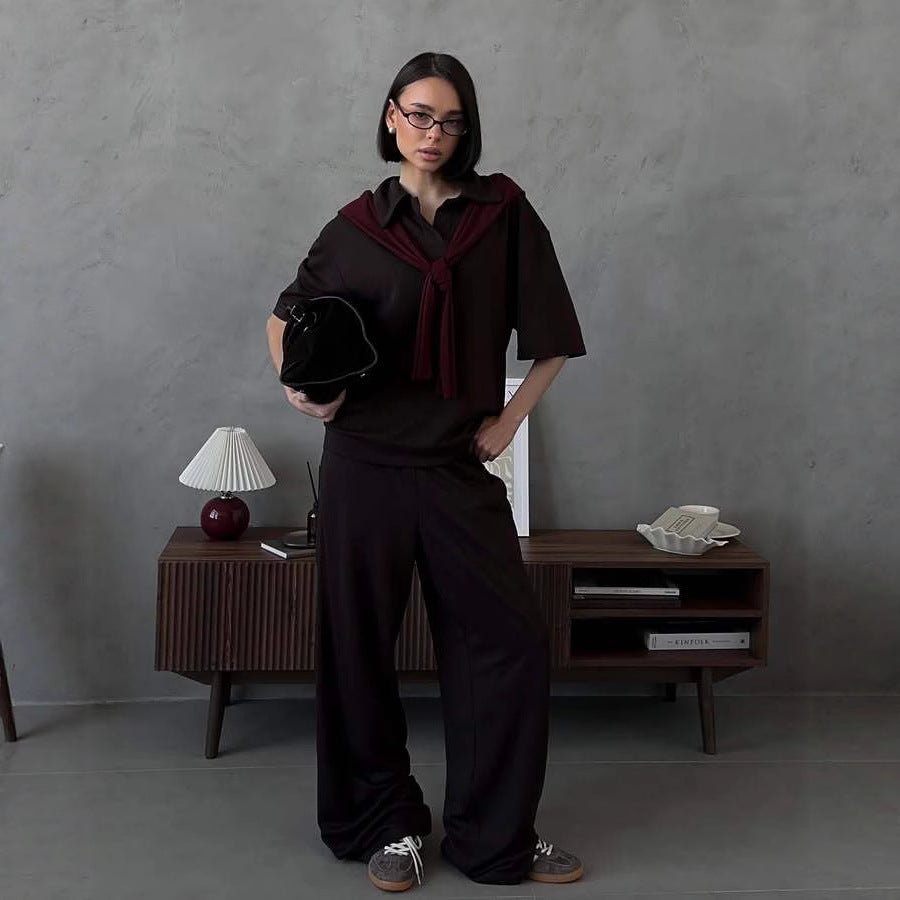 Kvindernes komfortable og stilfulde jumpsuit med krave Skovae