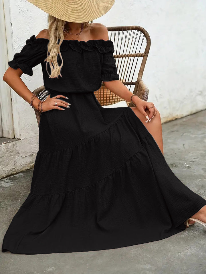 Dame Off-Shoulder Maxikjole med Rynkedetaljer og Feminint Volant Stilla