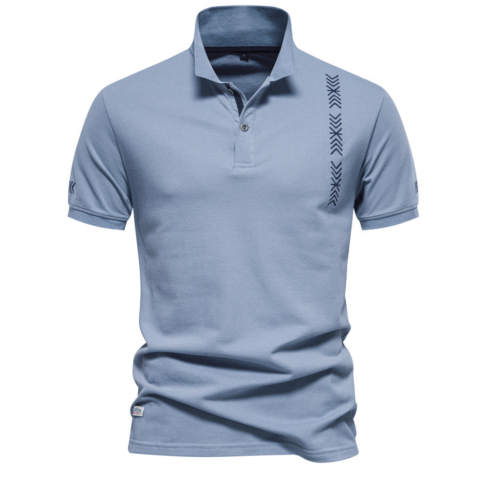 Herren nan legeres Polo med kort knapliste, broderet pilmotiv-panel og ståkrave Skovae
