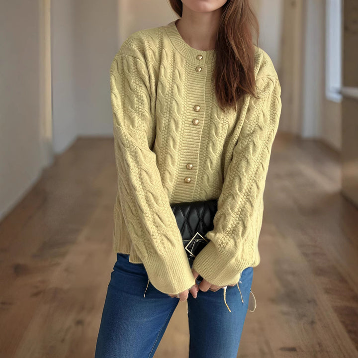 Dame chunky strik cardigan med dekorative knapper og kabelmønster Stilla