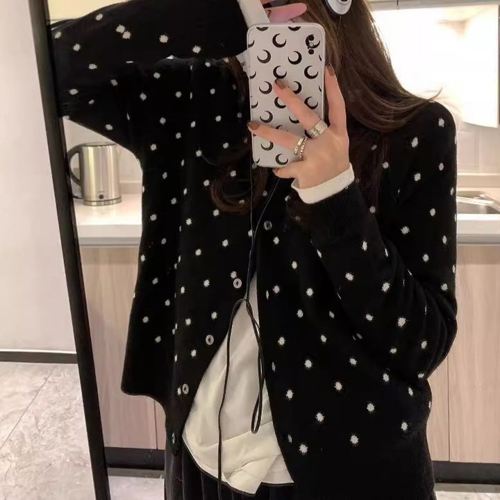 Kvinders cardigan med prikket design og blødt materiale Stilla