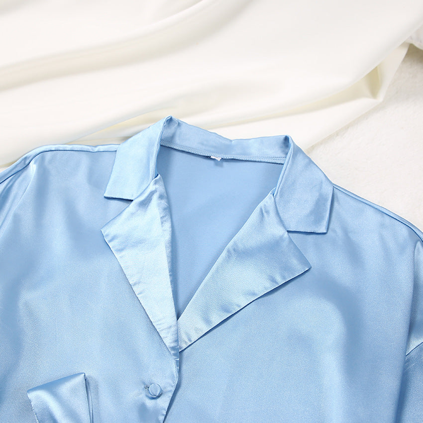 Dame Satin Pyjamas Sæt med smuk Bælte og elegant Knapdetalje Stilla