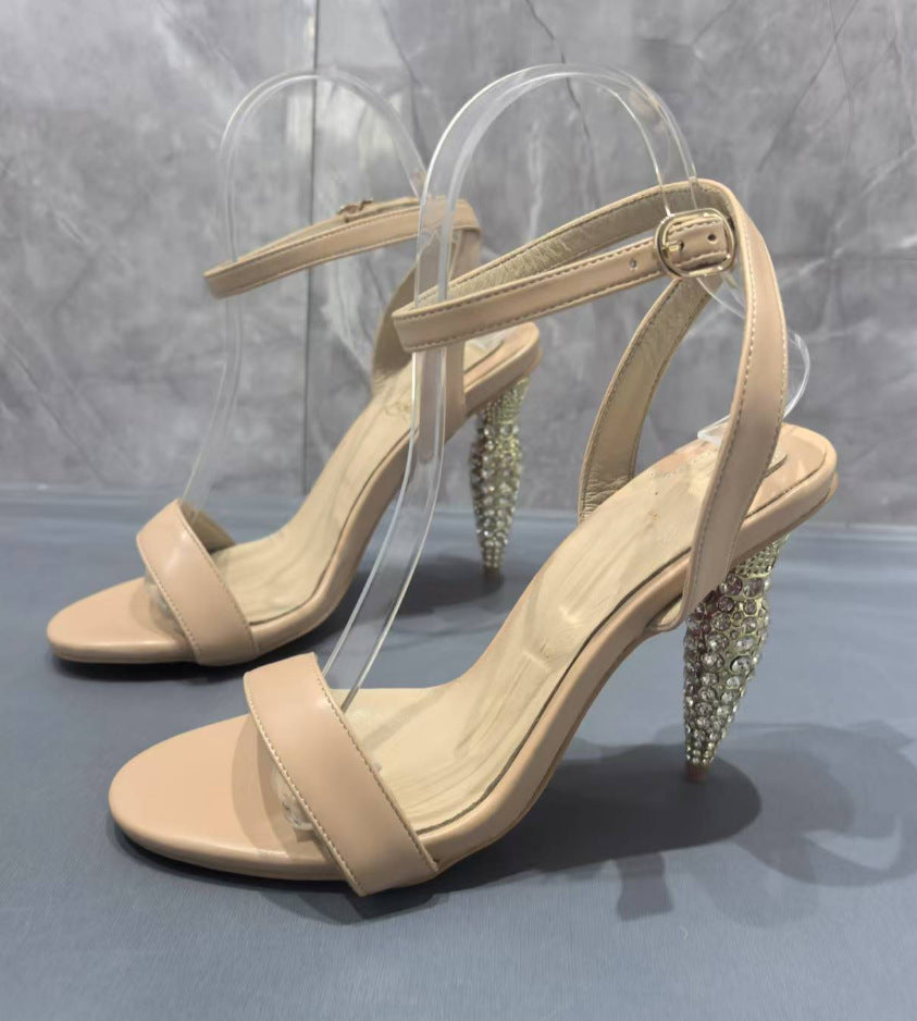 Femme Elegante Transparent Stilettohæle med Dekoreret Riemchen Stilla