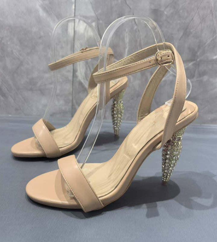 Femme Elegante Transparent Stilettohæle med Dekoreret Riemchen Stilla