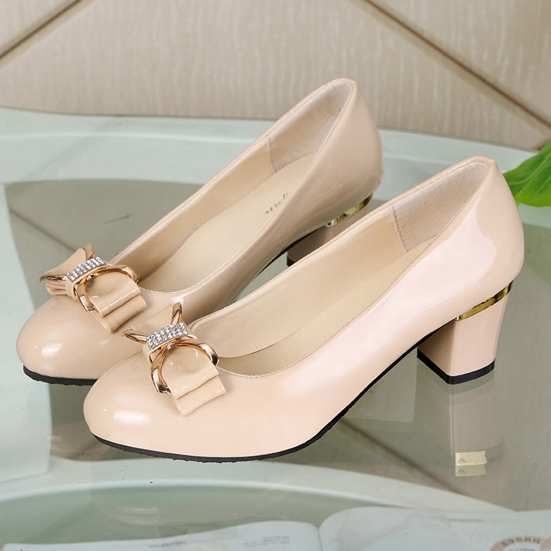 Dame elegante pumps med funklende smykke-detail og stabil hælhøjde Stilla