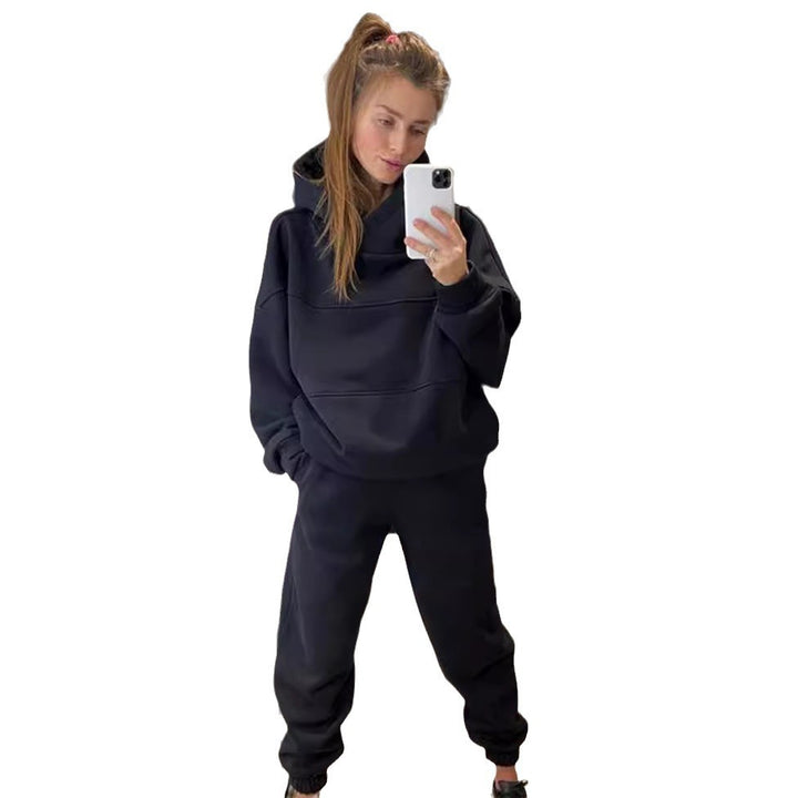 Kvinders sporty hoodie og komfortable bukser med bred pasform Skovae