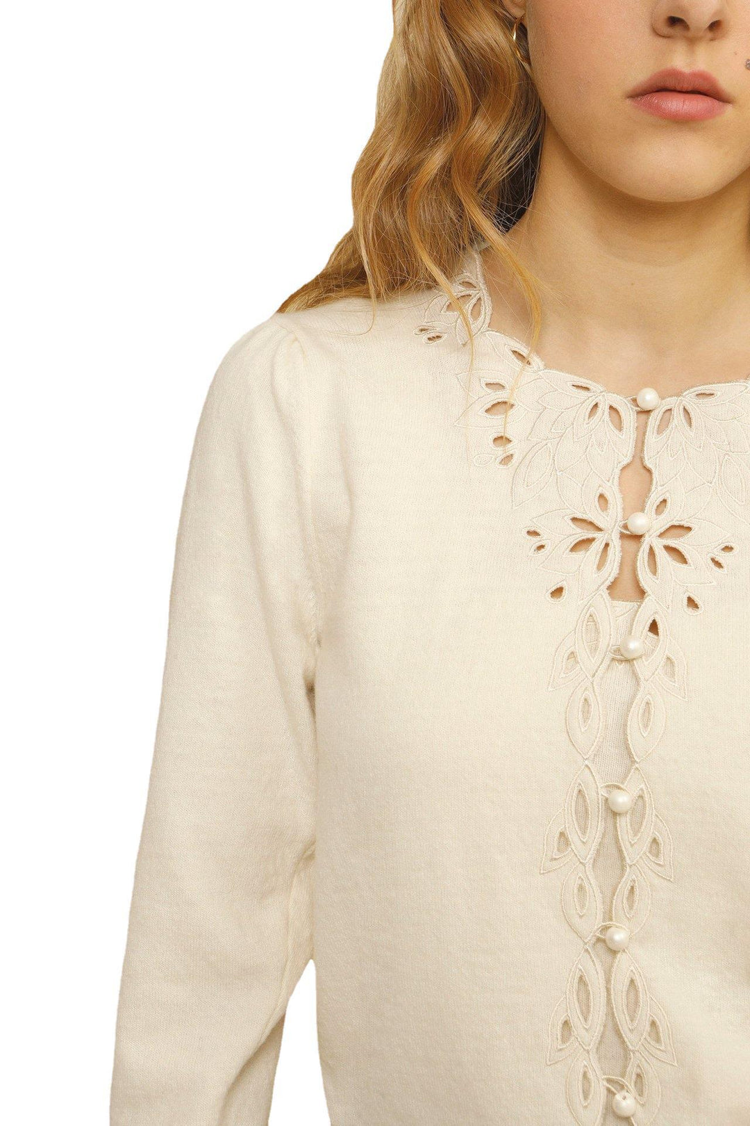 Dame fin cardigan med dekorativ huldesign og knapdetaljer Stilla