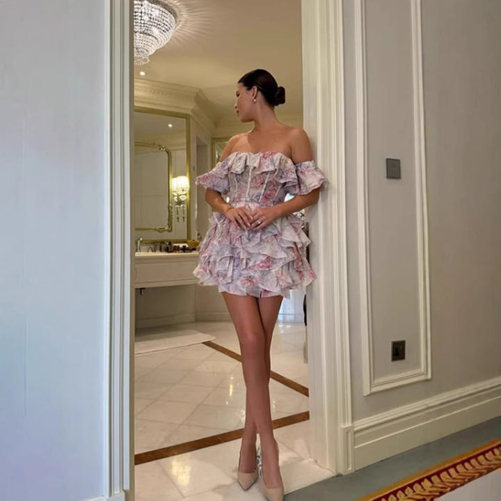Damer Volang Cocktailkjole med Off-Shoulder Design og Tætsiddende Snit Skovae