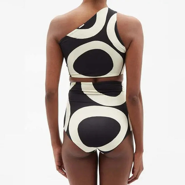 Dame bikiniset med asymmetrisk top og elegant omslagsskjørt Skovae
