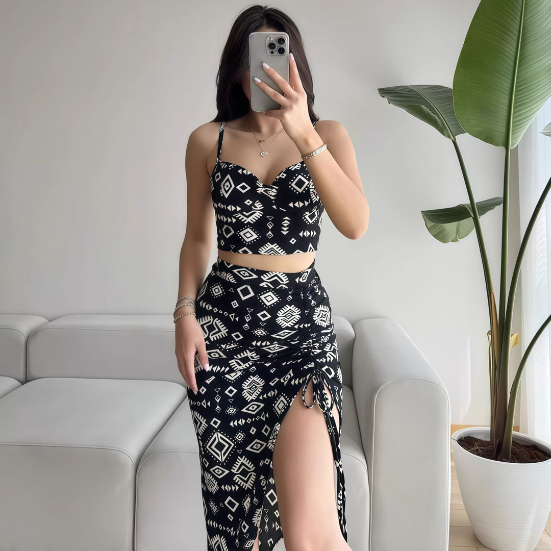Dame sæt bestående af crop-top og knælang nederdel med rynker Skovae