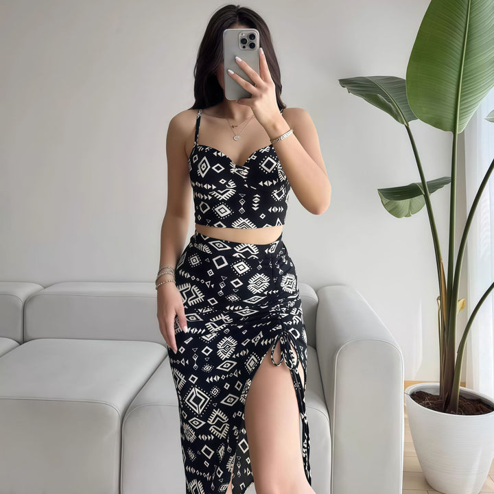 Dame sæt bestående af crop-top og knælang nederdel med rynker Skovae