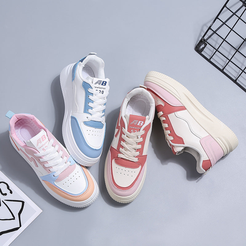 Dame komfortable sneakers i fashionable layering-design med tyk sål Stilla