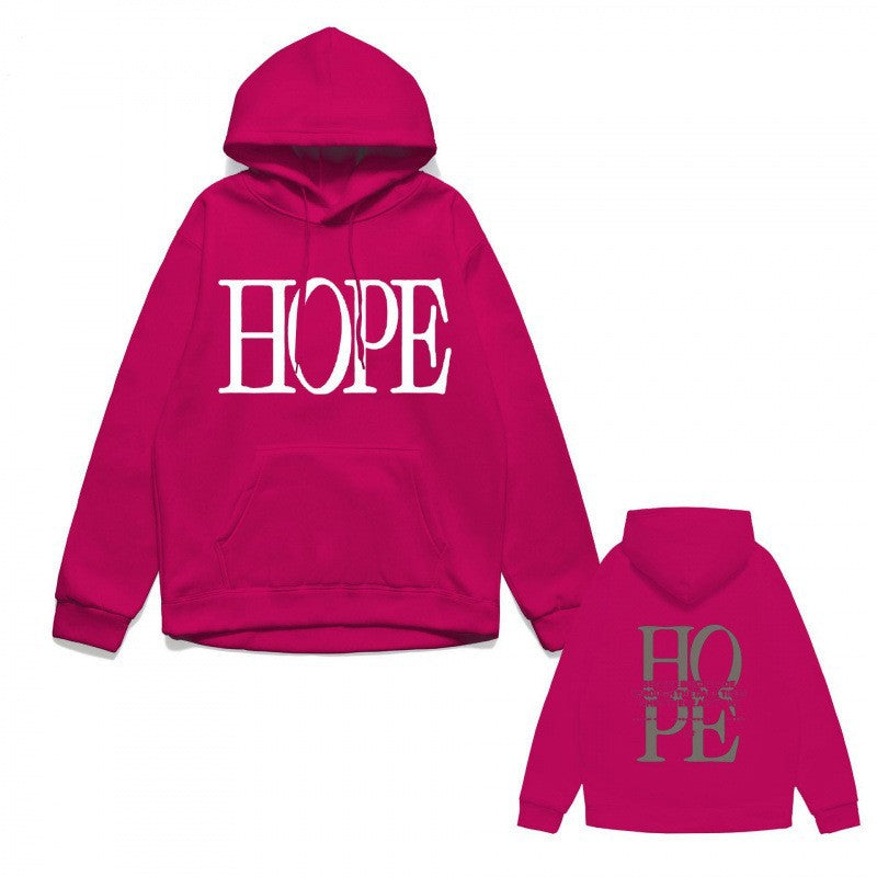 Kvindernes hoodie med iøjnefaldende bogstaver og praktisk designet kængurulomme Skovae