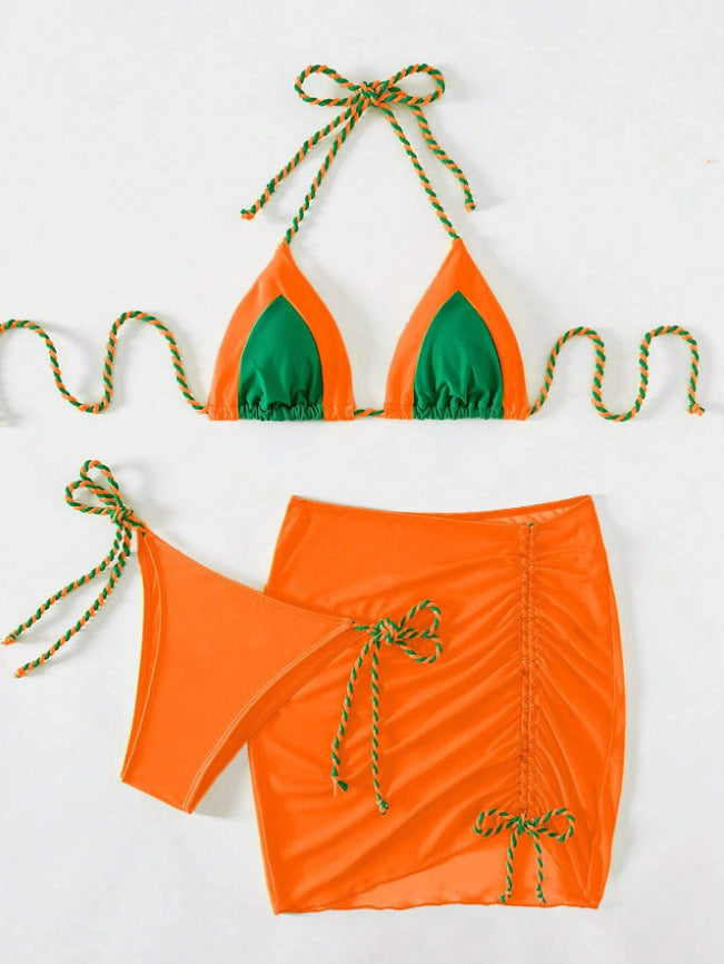 Dame bikini sæt med raffineret indpakningsskørt og farverigt knude-design Stilla