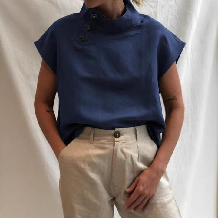 Dame moderne bluse med høj krave og elegante knapdetaljer Skovae