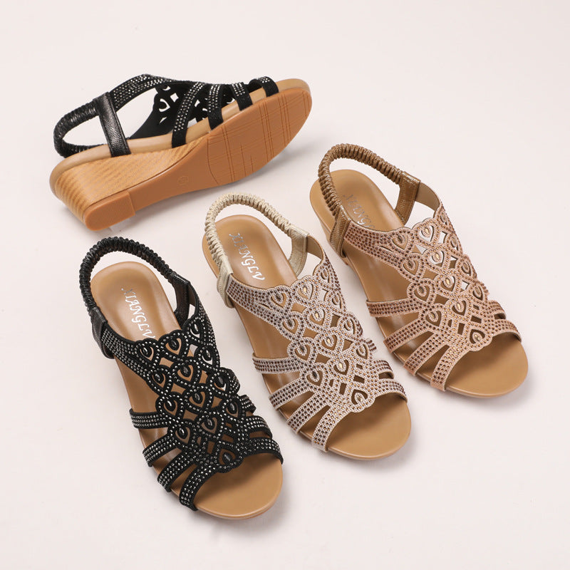 Dame Wedge-sandaler med elegant remkonstruktion og moderigtige detaljer Stilla