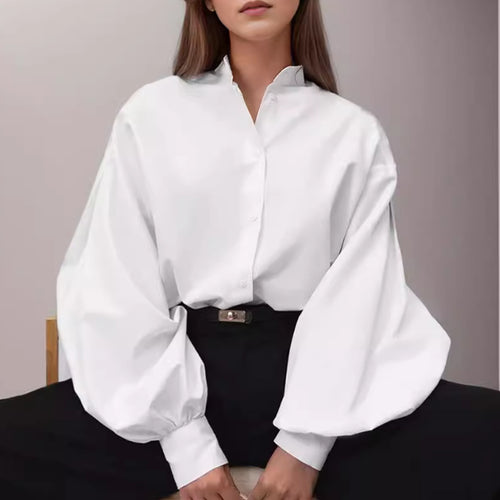 Damebluse med voluminøse ærmer og moderne krave Stilla