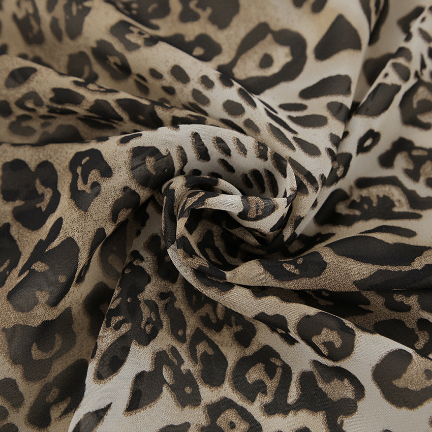 Dame Minikjole med dyre leoparddesign og elegante flæsedetaljer Stilla