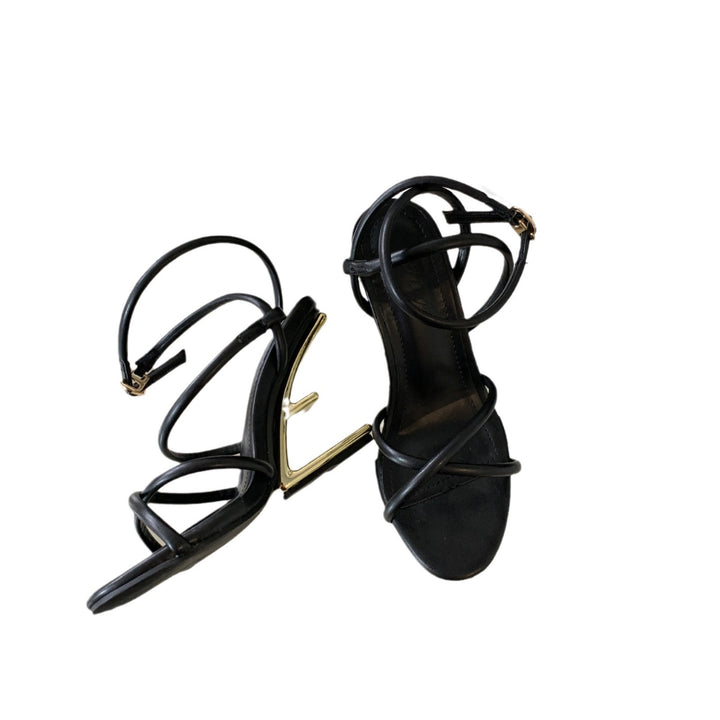 Dame elegante sandaler med moderne remme og komfortabelt fodseng Stilla