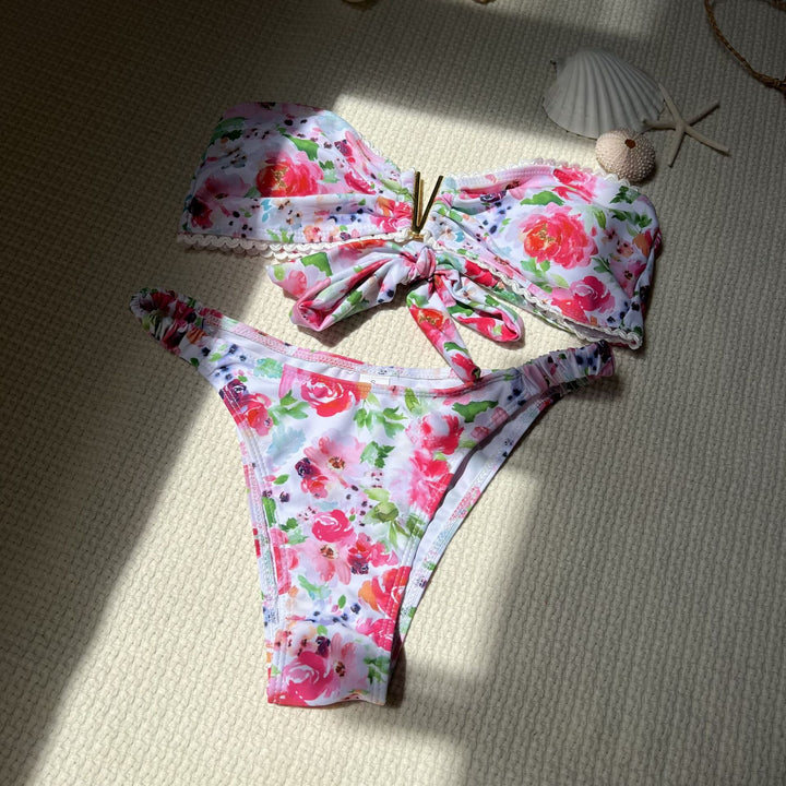 Dame Bikini-sæt med flettet top og legende blomsterdesign Stilla