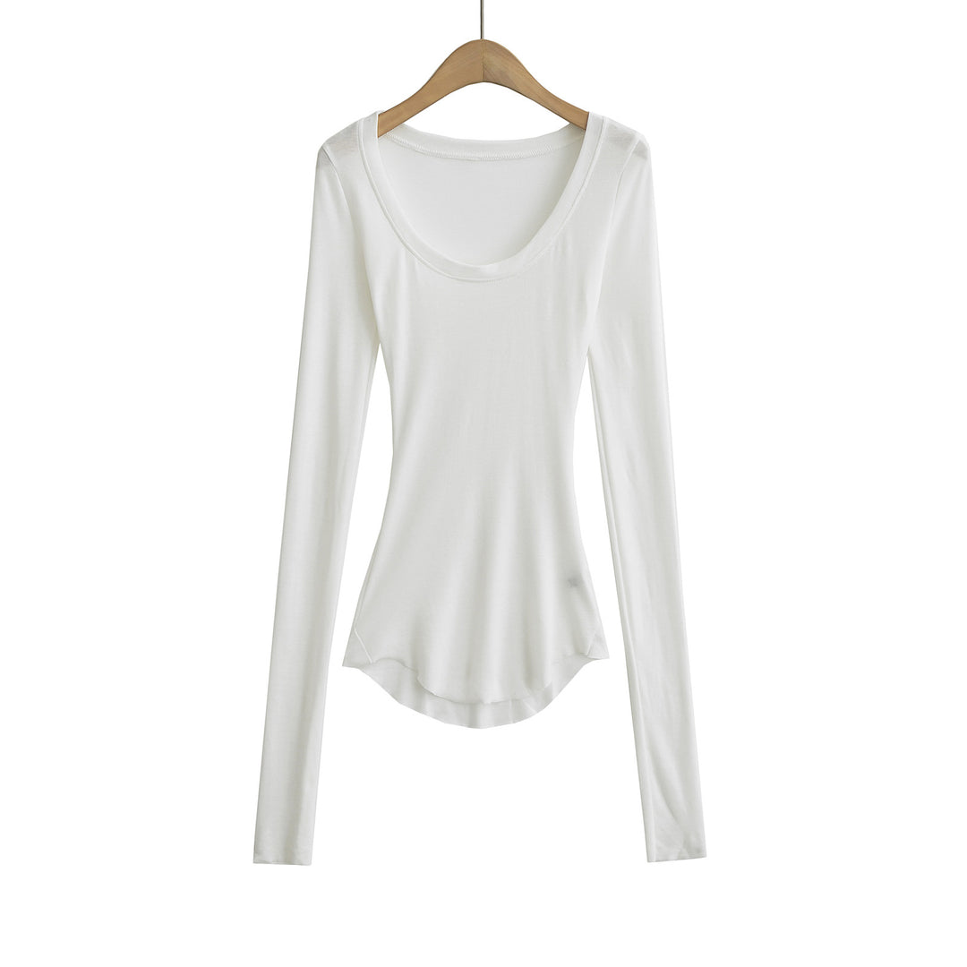 Dame langærmet, kropsnært shirt med elegant rund halsudskæring og flydende snit Stilla