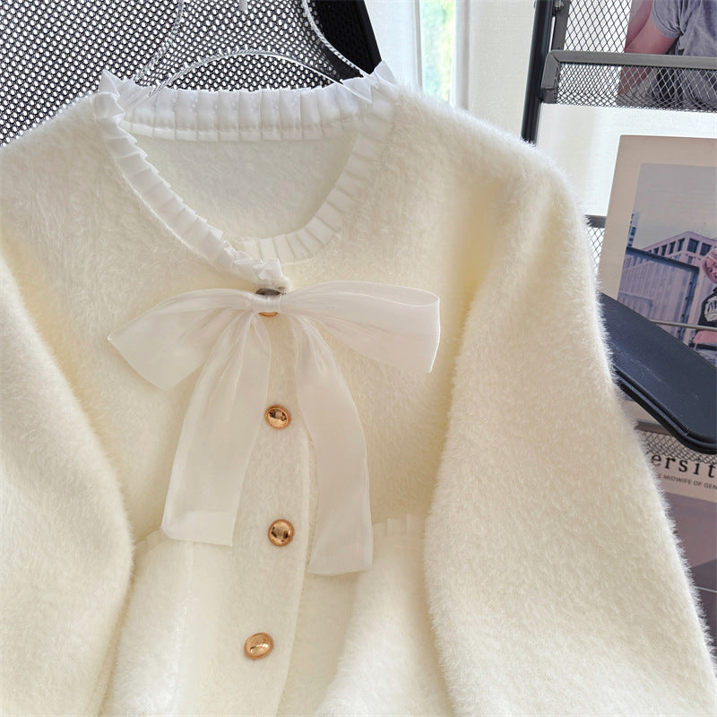 Dame Fluffy Cardigan med Elegant Sløjfe Krave og Dekorative Knapper Stilla