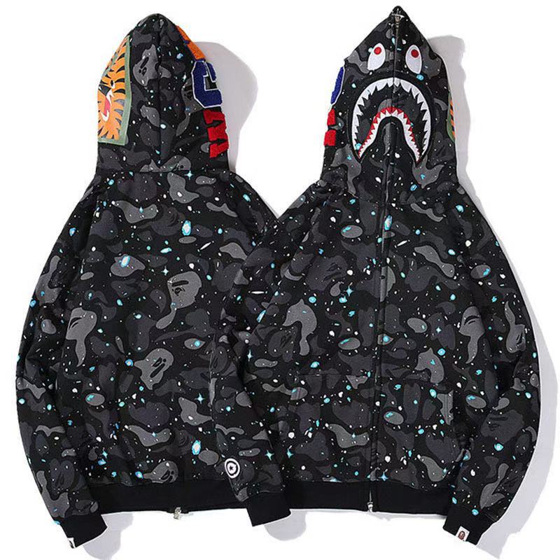 Dame hoodie jakke med moderne camouflage design og høj kvalitets bomuldsblanding Skovae