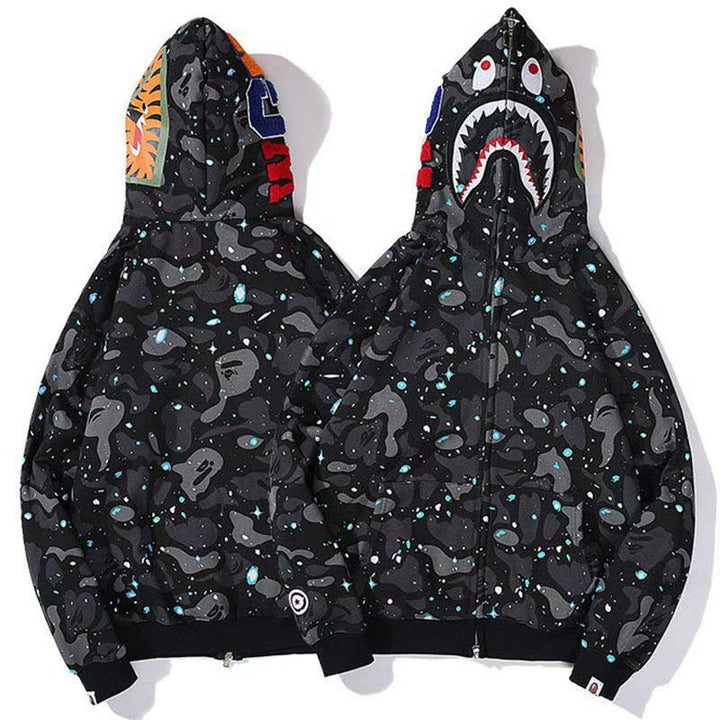 Dame hoodie jakke med moderne camouflage design og høj kvalitets bomuldsblanding Skovae