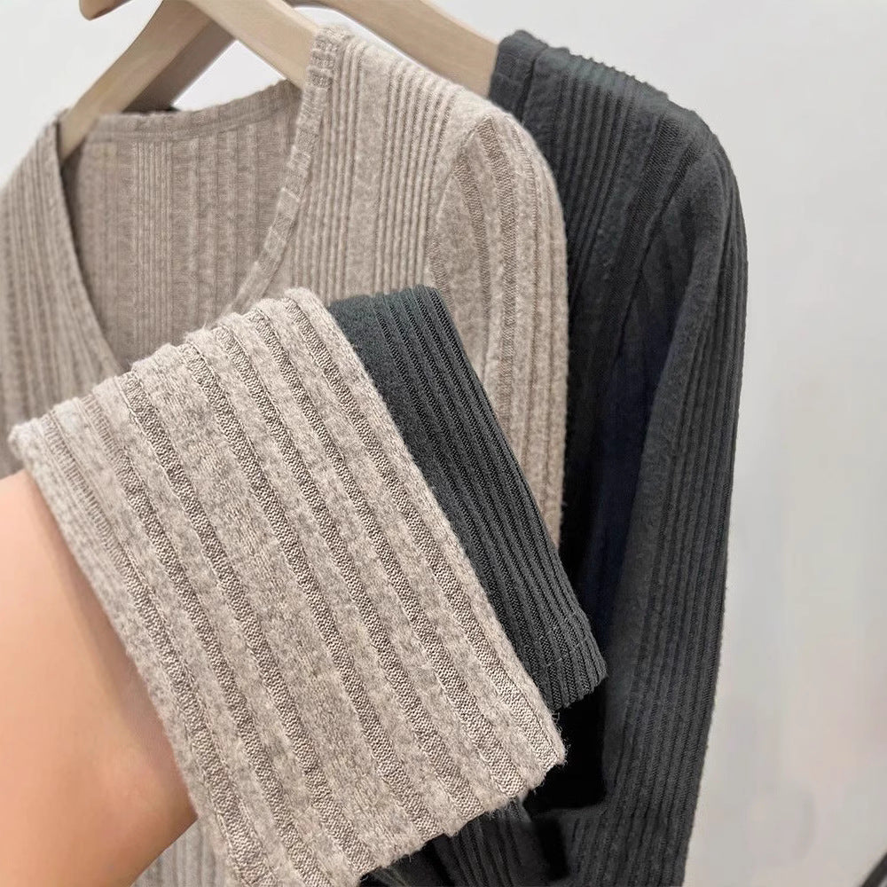 Kvinders tætsiddende langærmet sweater med knopdetaljer Stilla