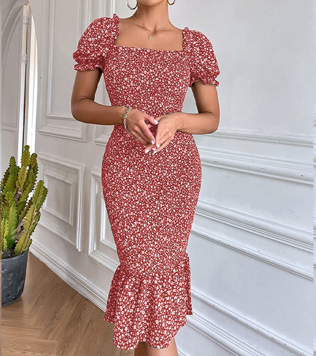 Dame figursyet kjole med flæsekanter og blomsterprint Stilla