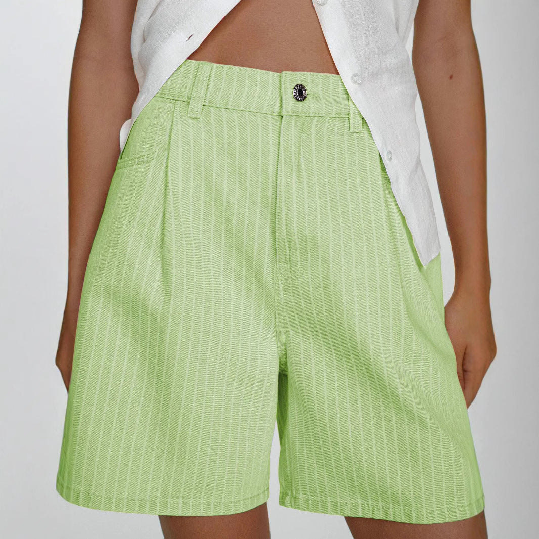 Dame moderne shorts med fine striber og afslappet snit Stilla