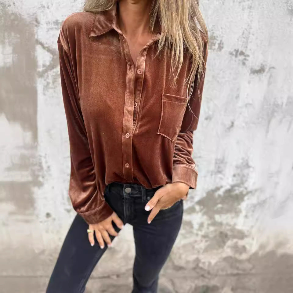 Dame Elegant Samt-Bluse med knaplukning og brystlomme Stilla