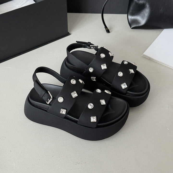 Femme stilfuldt udsmykkede skridsikre sandaler Stilla