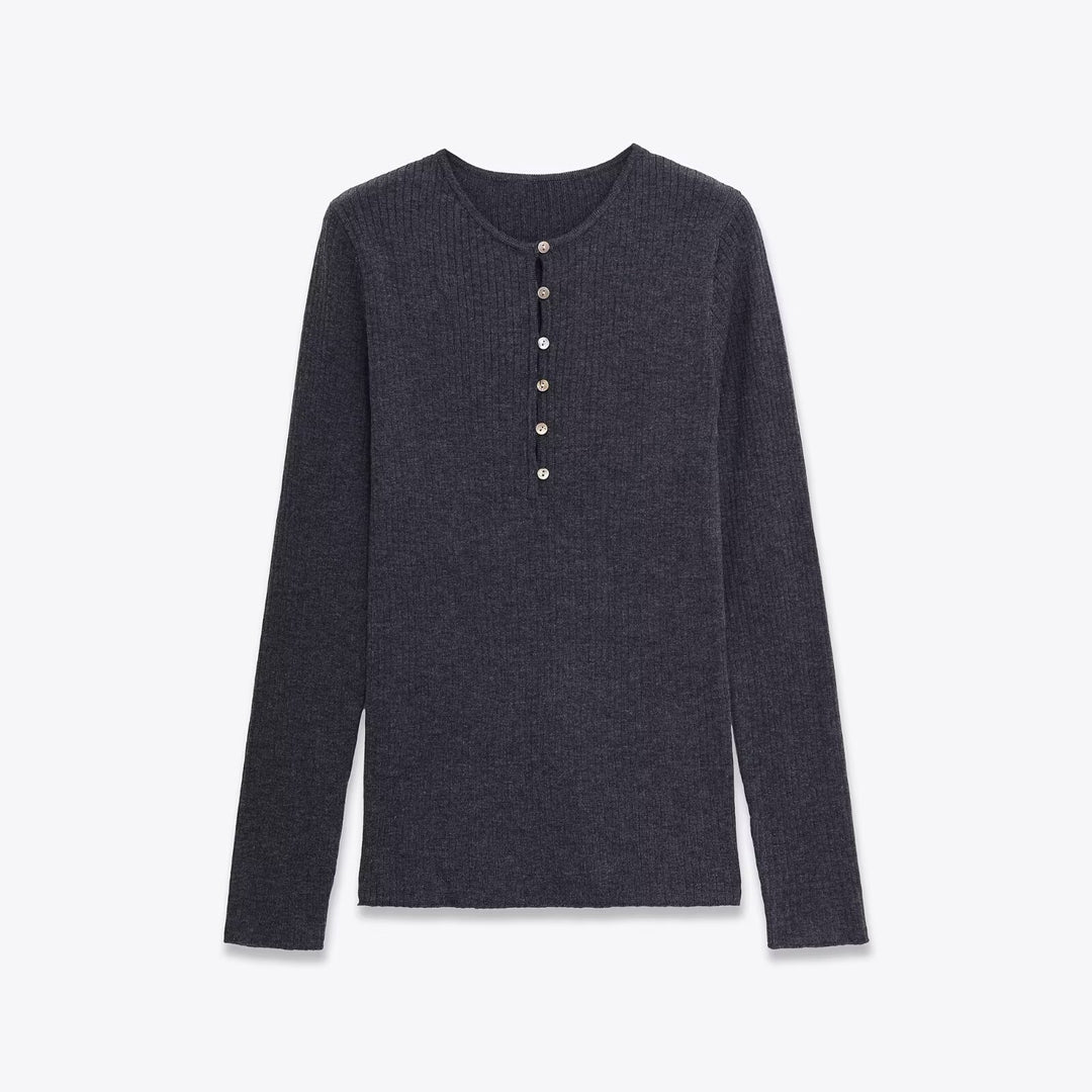 Dame Langærmet shirt med dekorative knapper og fint ribdesign Stilla