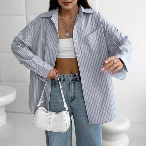 Dame Oversized Skjorte med stribet design og brystlomme Stilla