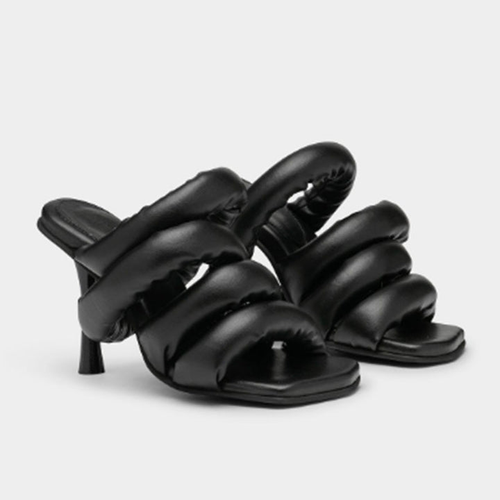 Femme Strappy High-Heel Slide Sandaler med polstret detaljer Stilla
