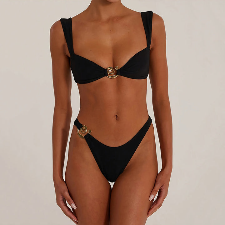 Dame bikini-sæt med elegant smykkedetalje Skovae
