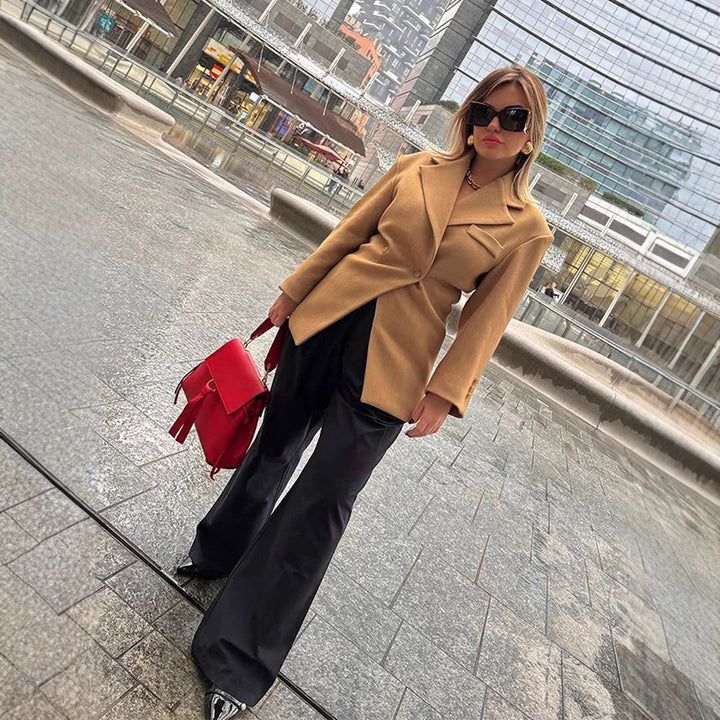 Dame Elegant oversized Blazerjakke med knapdetaljer og moderne silhuet Stilla