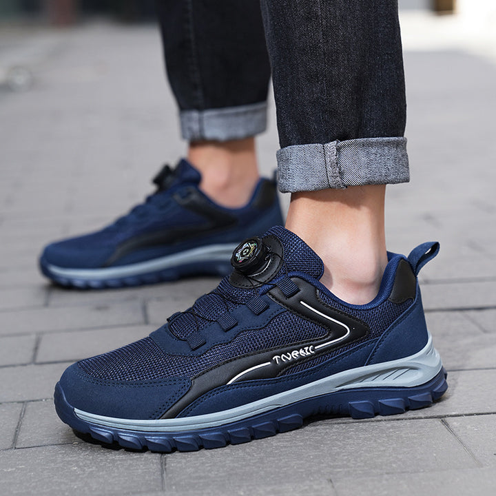 Unisex nan let trail- og by sneakers med fint justerbar drejeåbning, forstærket tåhætte og multidirektionelt profileret sål Skovae