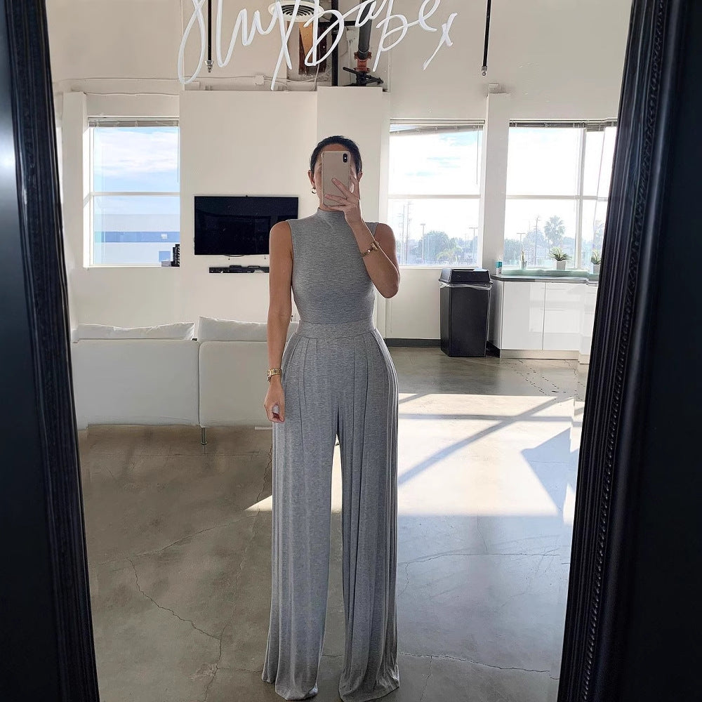 Dame Elegant jumpsuit med højhalset design og vide ben Skovae