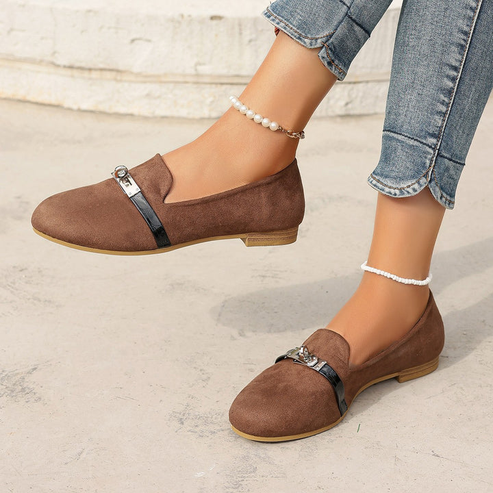 Dame elegante mokkasiner med fashionabel metal-detail Stilla