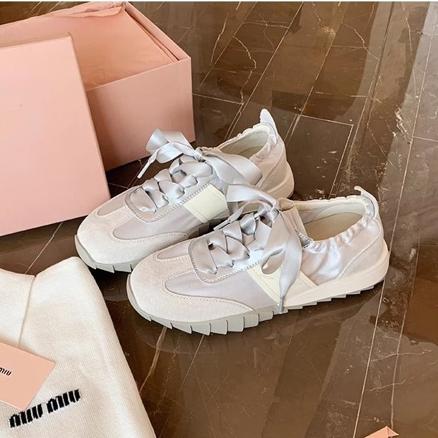 Dame moderne Sneakers med struktureret overmateriale og skridsikker gummisål Stilla